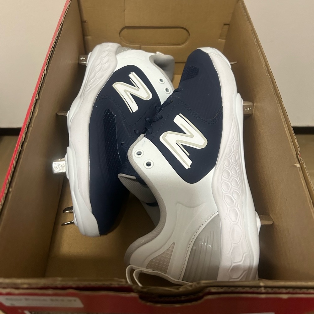Brand New, New Balance Fresh Foam X Velo V3 Metal Womens 7.5 $65 OBO No Lid Box